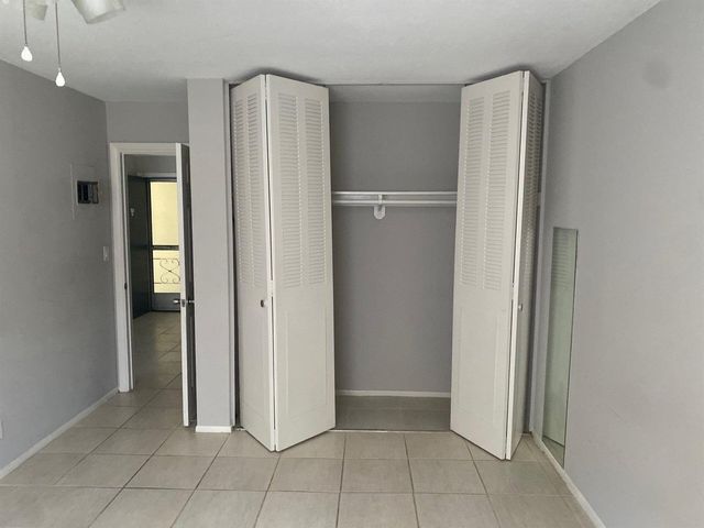 1150 E SAMPLE Road 207, Pompano Beach, FL 33064