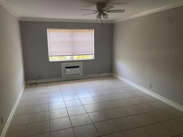 1150 E SAMPLE Road 207, Pompano Beach, FL 33064