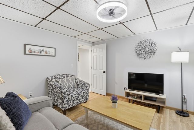 24 Clark St, Salem, MA 01970