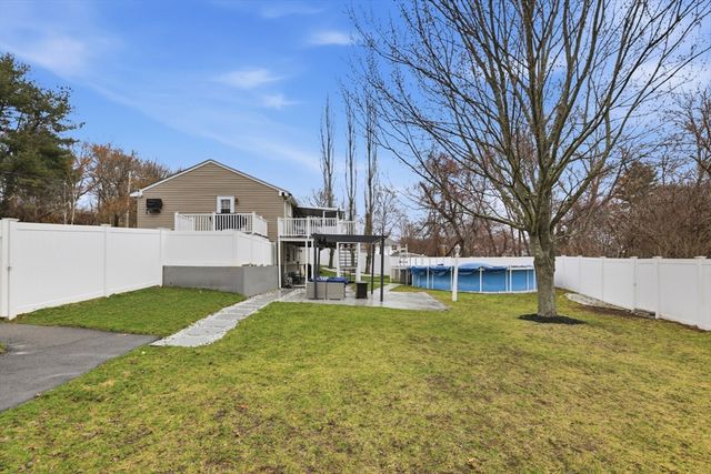 24 Clark St, Salem, MA 01970