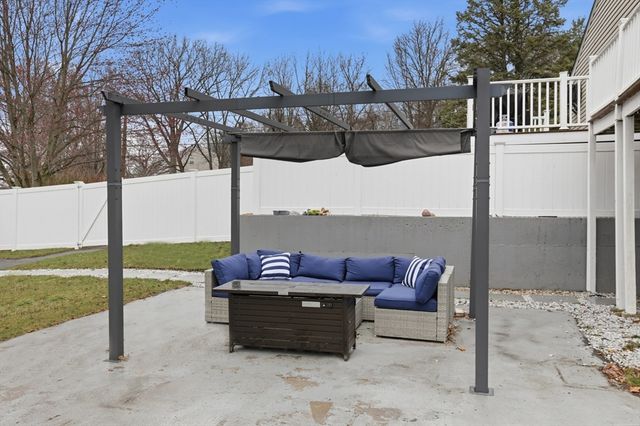 24 Clark St, Salem, MA 01970