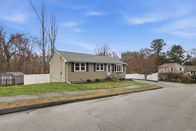 24 Clark St, Salem, MA 01970