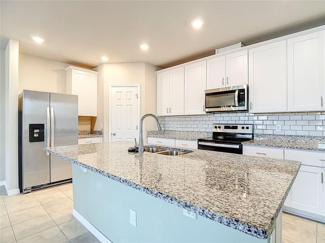 928 CAMBRIDGE DRIVE, Winter Haven, FL 33881