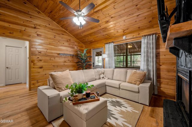 3129 Valley Home Road, Sevierville, TN 37862