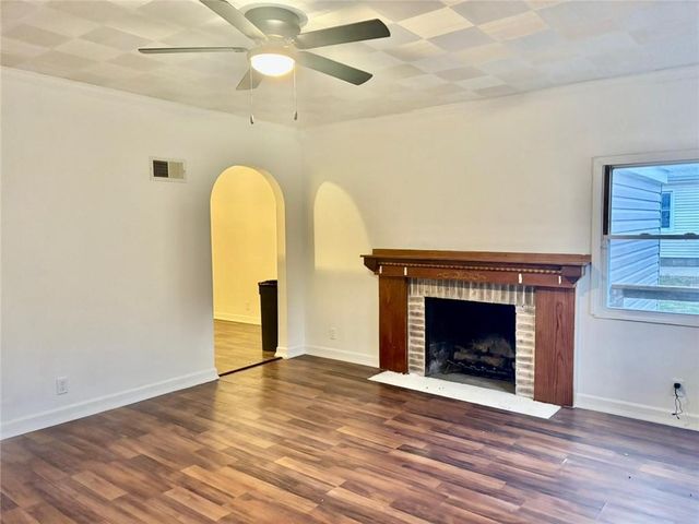 1922 Spratt Avenue, St Joseph, MO 64507