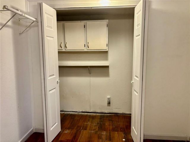 1922 Spratt Avenue, St Joseph, MO 64507