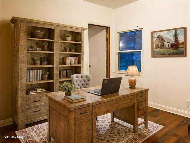 1922 Spratt Avenue, St Joseph, MO 64507