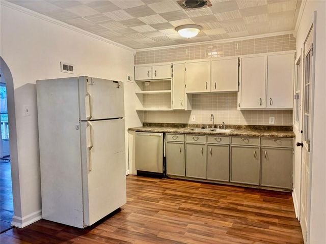 1922 Spratt Avenue, St Joseph, MO 64507