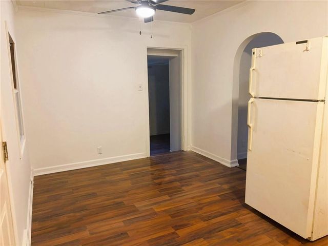 1922 Spratt Avenue, St Joseph, MO 64507