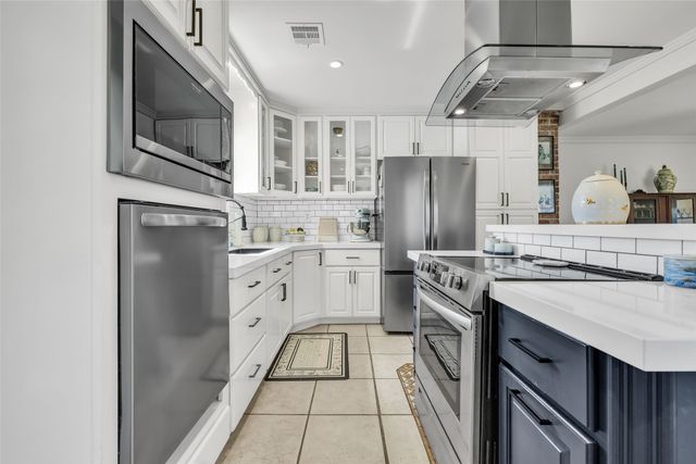 1547 S Columbia Place, Tulsa, OK 74104