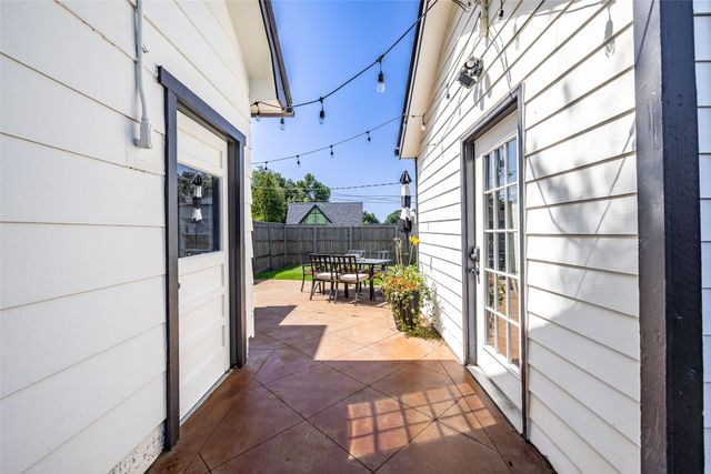 1547 S Columbia Place, Tulsa, OK 74104