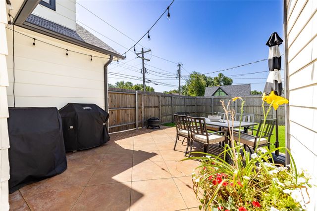 1547 S Columbia Place, Tulsa, OK 74104