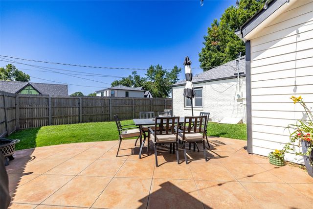 1547 S Columbia Place, Tulsa, OK 74104