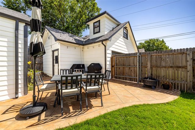 1547 S Columbia Place, Tulsa, OK 74104