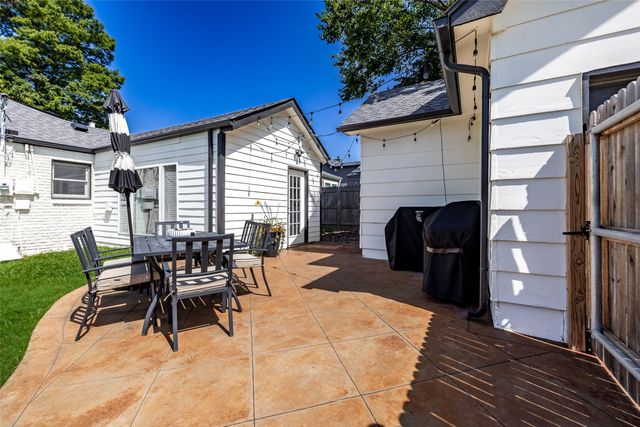 1547 S Columbia Place, Tulsa, OK 74104