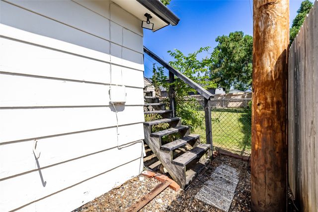 1547 S Columbia Place, Tulsa, OK 74104
