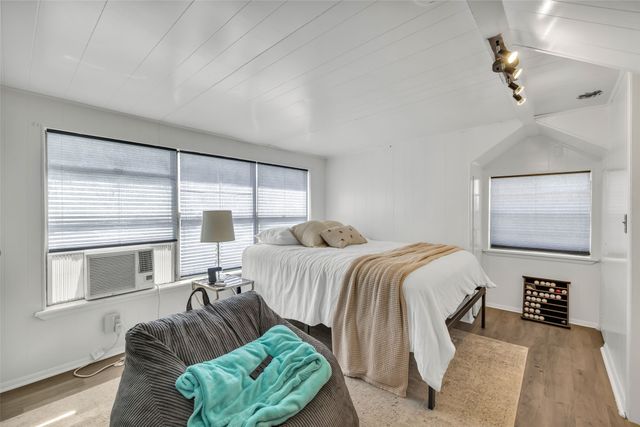 1547 S Columbia Place, Tulsa, OK 74104