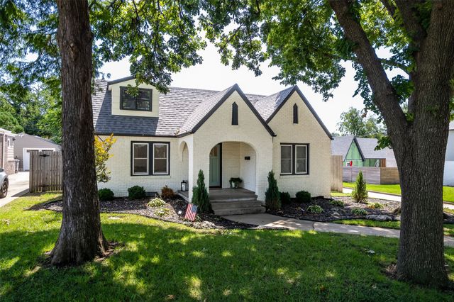 1547 S Columbia Place, Tulsa, OK 74104