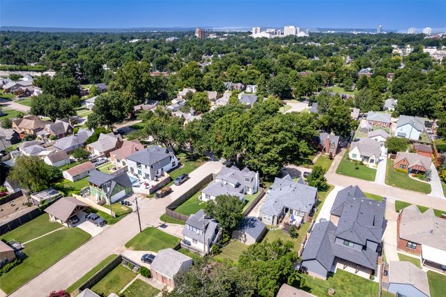 1547 S Columbia Place, Tulsa, OK 74104