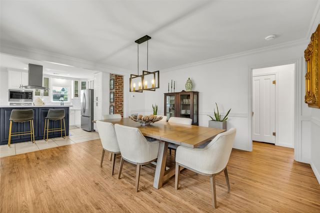 1547 S Columbia Place, Tulsa, OK 74104