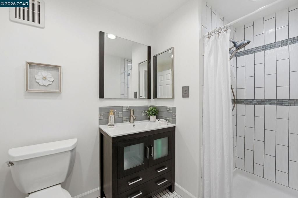 Image 16 of property listing at 1433 Walnut Ave, Walnut Creek, CA 94598