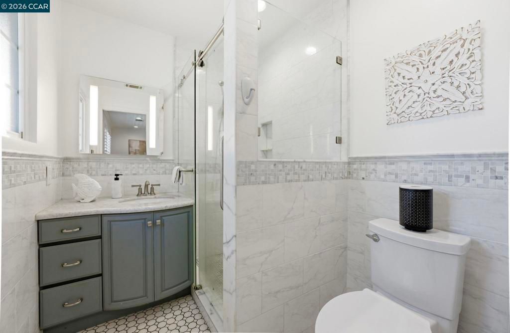 Image 23 of property listing at 1433 Walnut Ave, Walnut Creek, CA 94598