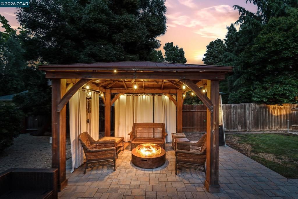 Image 33 of property listing at 1433 Walnut Ave, Walnut Creek, CA 94598