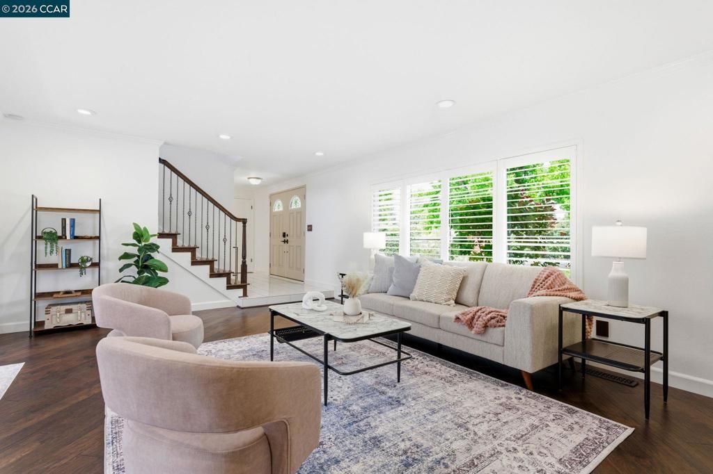 Image 5 of property listing at 1433 Walnut Ave, Walnut Creek, CA 94598