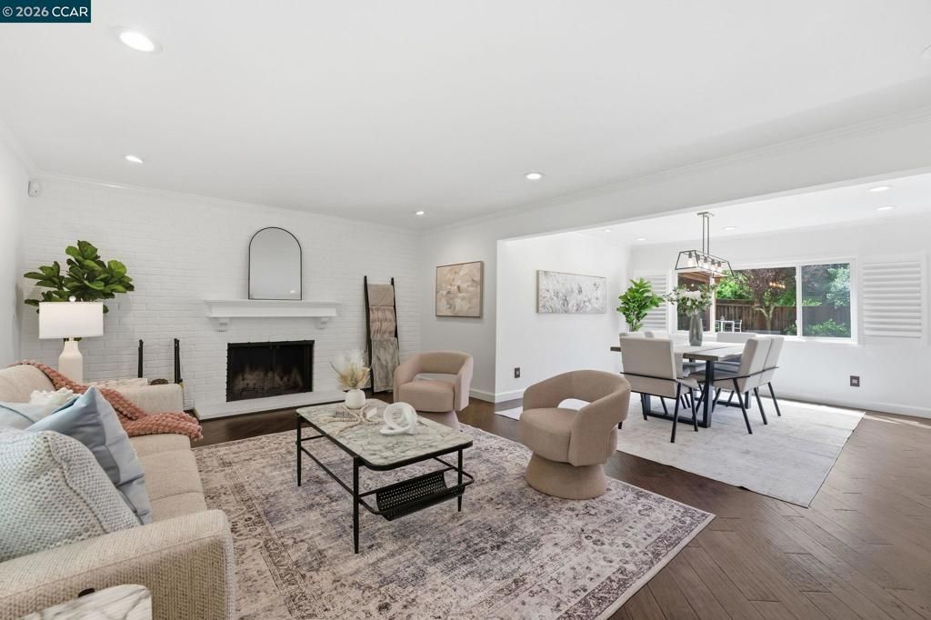 Image 8 of property listing at 1433 Walnut Ave, Walnut Creek, CA 94598