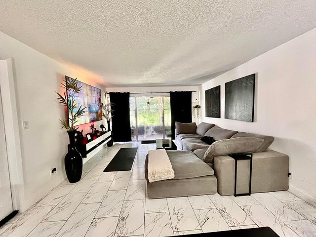 8301 SANDS POINT Boulevard S306, Tamarac, FL 33321