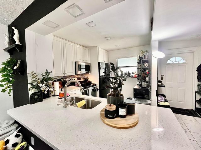 8301 SANDS POINT Boulevard S306, Tamarac, FL 33321