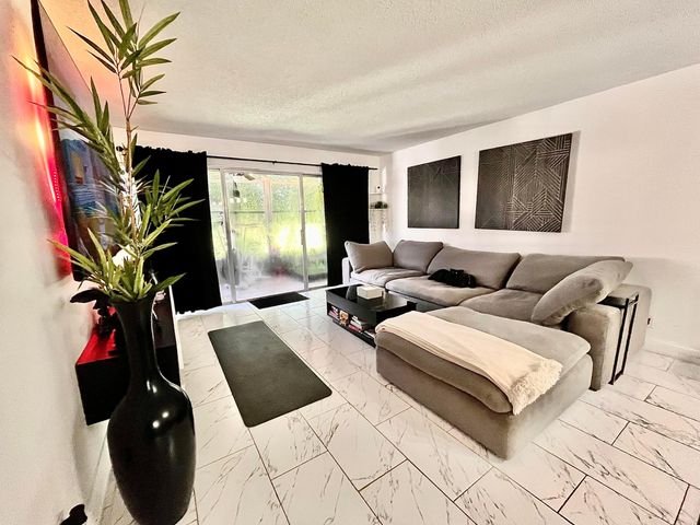 8301 SANDS POINT Boulevard S306, Tamarac, FL 33321