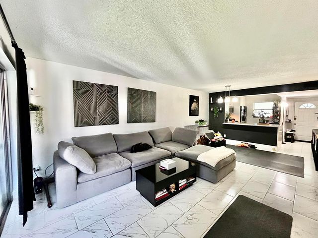 8301 SANDS POINT Boulevard S306, Tamarac, FL 33321