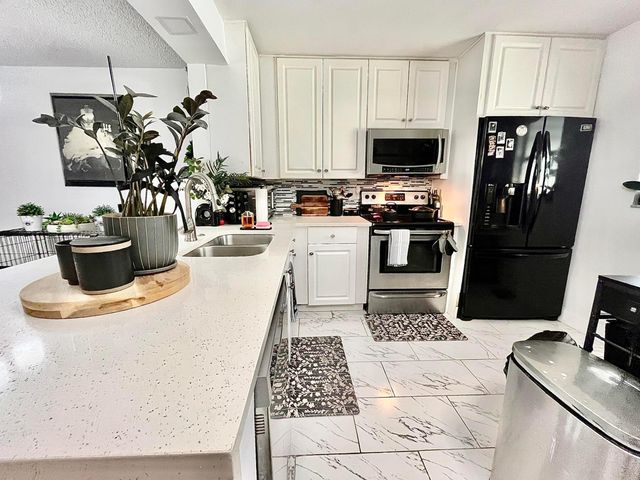 8301 SANDS POINT Boulevard S306, Tamarac, FL 33321
