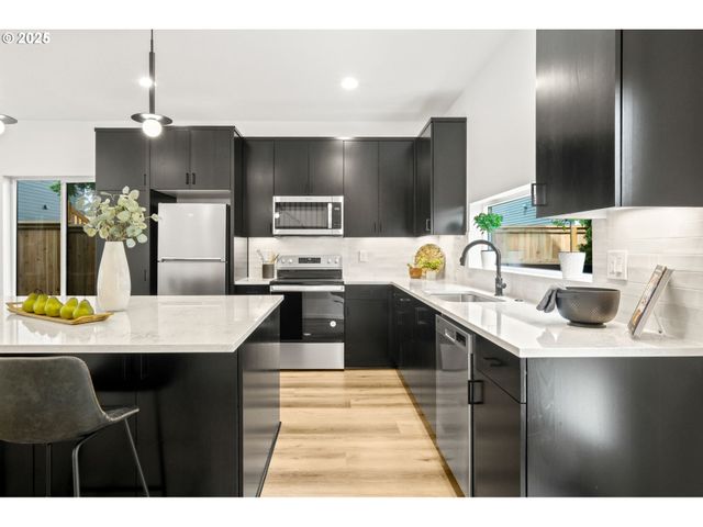 3520 Ne 44th Ave, Portland, OR 97212