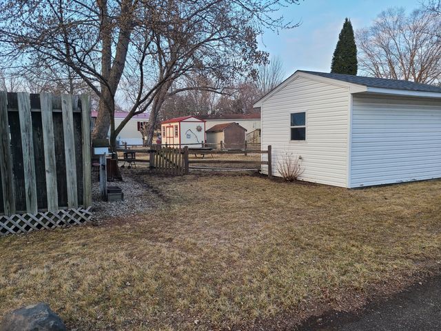 291 IL RT 2 49, Dixon, IL 61021