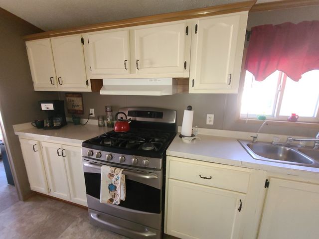 291 IL RT 2 49, Dixon, IL 61021