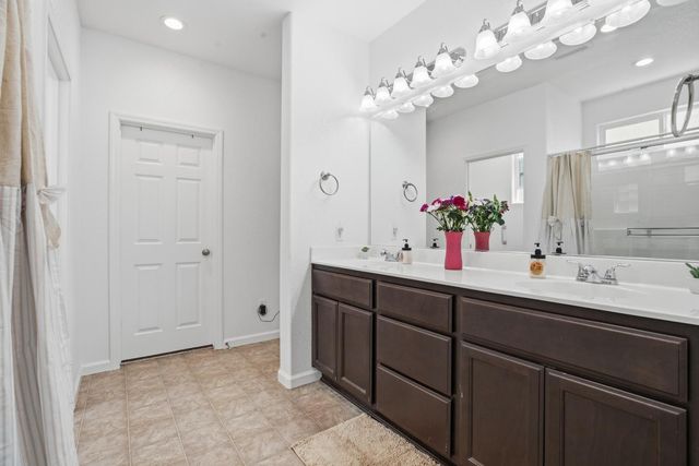 344 N Red Lion Way, Newman, CA 95360