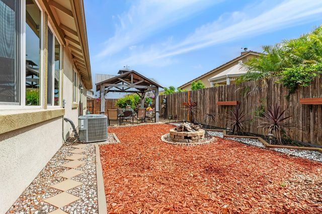 344 N Red Lion Way, Newman, CA 95360