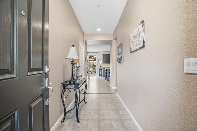 344 N Red Lion Way, Newman, CA 95360