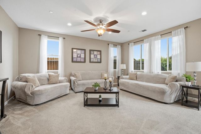 344 N Red Lion Way, Newman, CA 95360