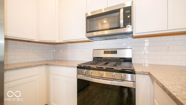 207 Springfield Crossing, Greenfield, IN 46140