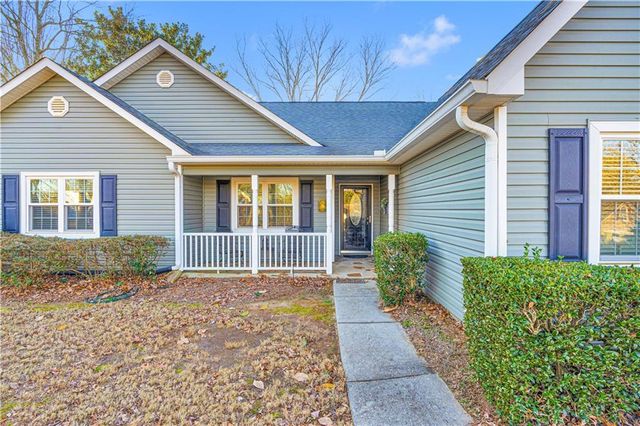 2340 Emerald Drive, Loganville, GA 30052