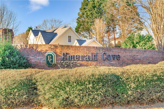 2340 Emerald Drive, Loganville, GA 30052