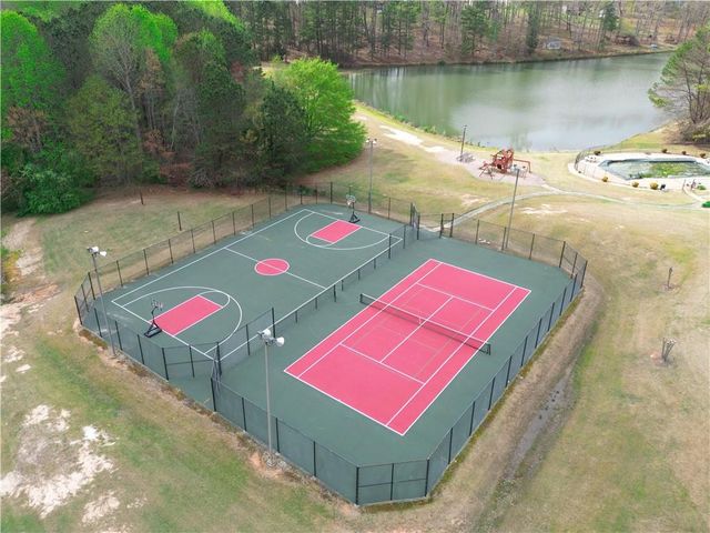 2340 Emerald Drive, Loganville, GA 30052