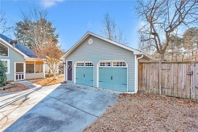 2340 Emerald Drive, Loganville, GA 30052