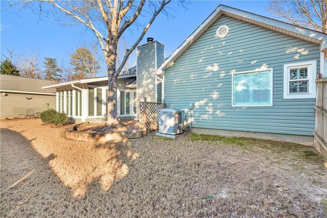 2340 Emerald Drive, Loganville, GA 30052