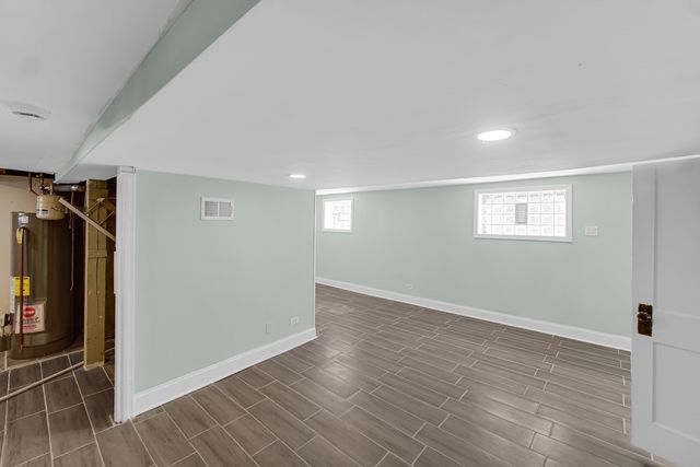 35 S 16th Avenue, Maywood, IL 60153