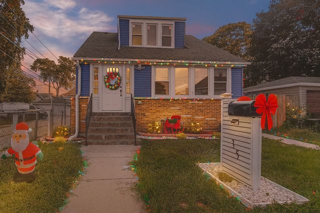 35 S 16th Avenue, Maywood, IL 60153