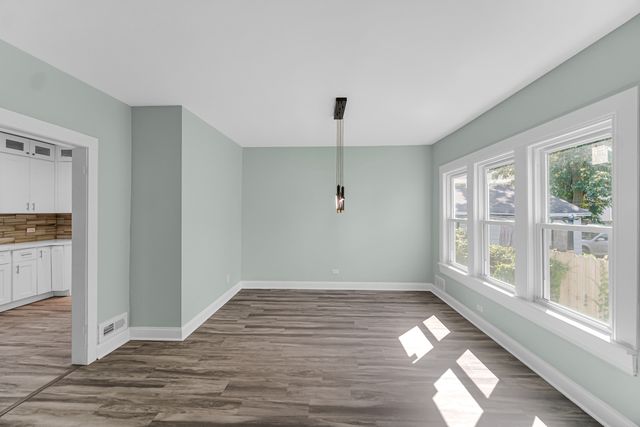 35 S 16th Avenue, Maywood, IL 60153